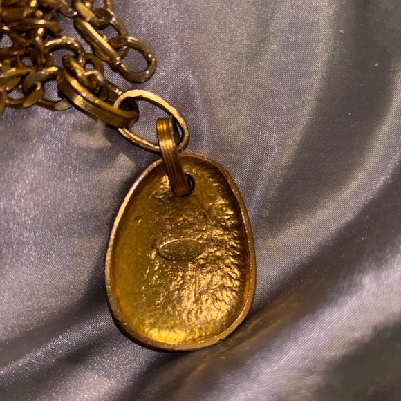 CHANEL Gold Chain Necklace with Chanel Intricate Pendant - Picture 6 of 10